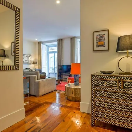 Myplacelisbon - Luxury Trindade Ii Apartment Lisbon