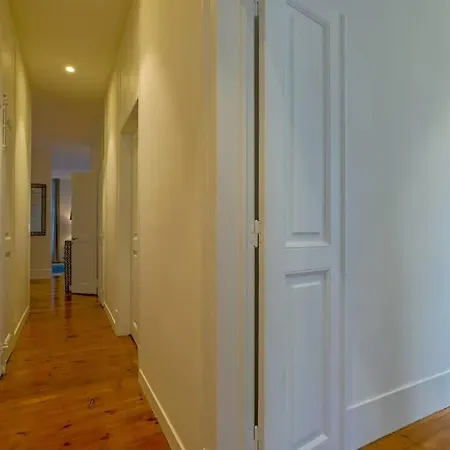 Myplacelisbon - Luxury Trindade Ii Apartment Lisbon